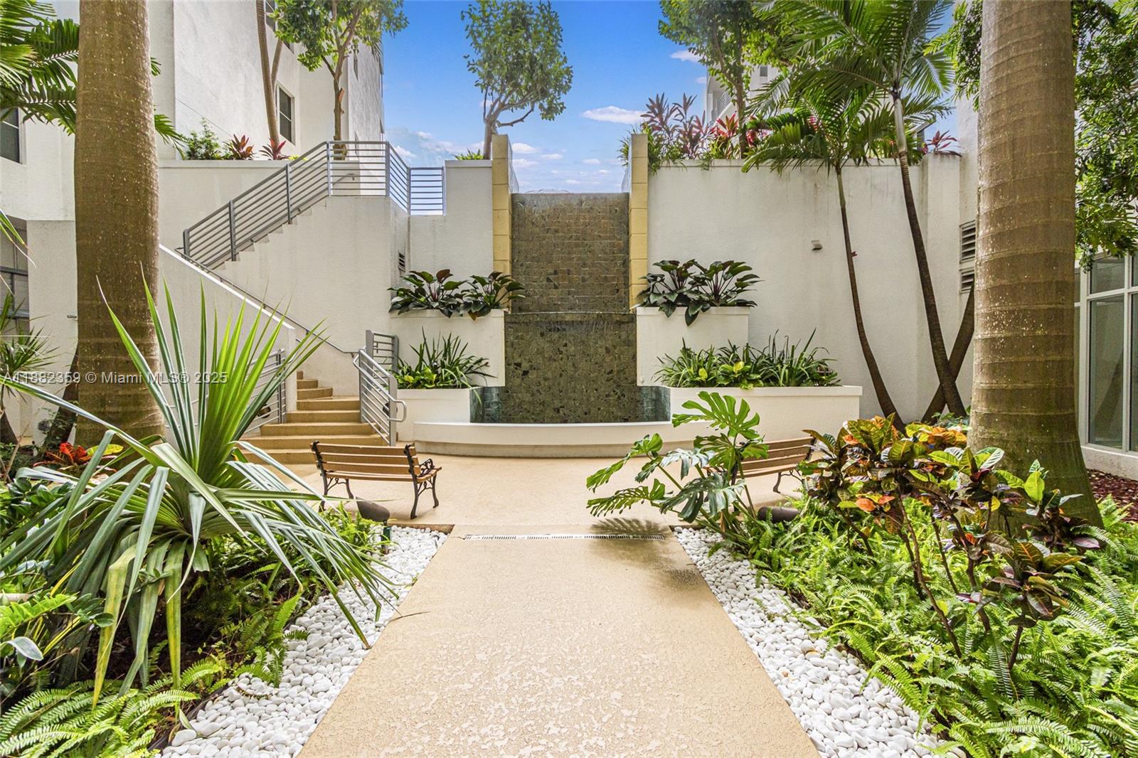 RADIUS CONDO - Residential Lease