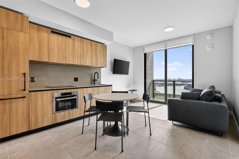 Tiny photo for 121 NE 5th Steet St #3313, Miami, FL 33132 (MLS # A12004132)