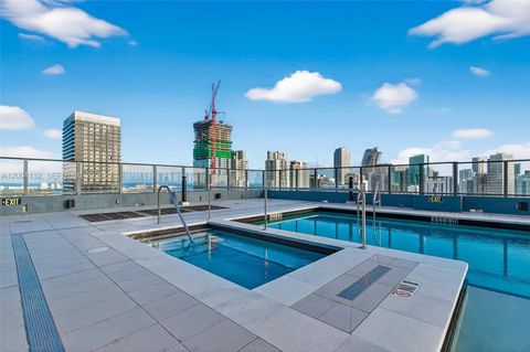 Tiny photo for 121 NE 5th Steet St #3313, Miami, FL 33132 (MLS # A12004132)