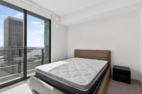 Tiny photo for 121 NE 5th Steet St #3313, Miami, FL 33132 (MLS # A12004132)