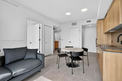 Tiny photo for 121 NE 5th Steet St #3313, Miami, FL 33132 (MLS # A12004132)