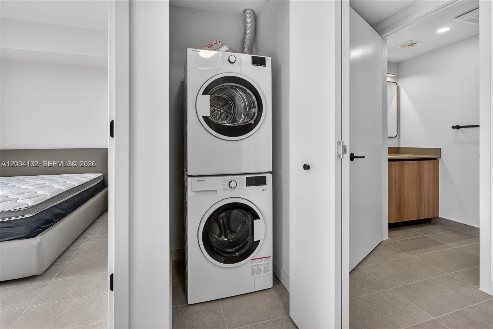 501 FIRST RESIDENCES - Residential