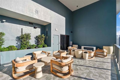 Tiny photo for 121 NE 5th Steet St #3313, Miami, FL 33132 (MLS # A12004132)