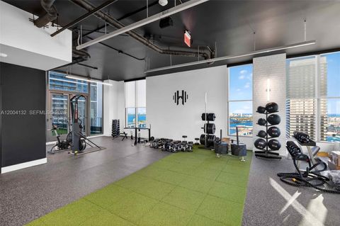 Tiny photo for 121 NE 5th Steet St #3313, Miami, FL 33132 (MLS # A12004132)