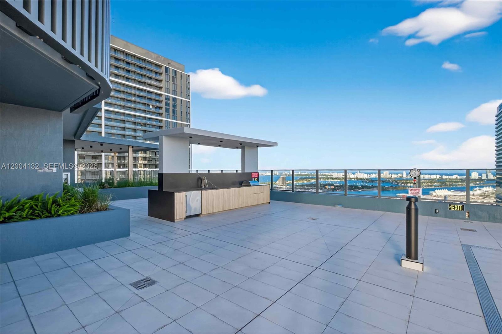 501 FIRST RESIDENCES - Residential