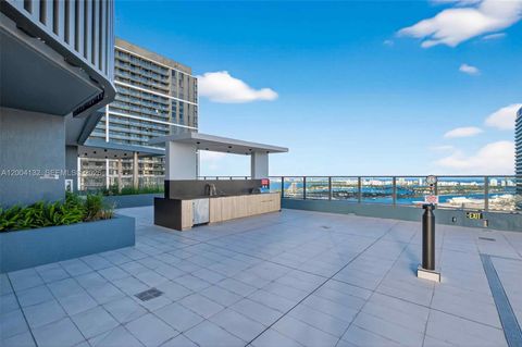 Tiny photo for 121 NE 5th Steet St #3313, Miami, FL 33132 (MLS # A12004132)