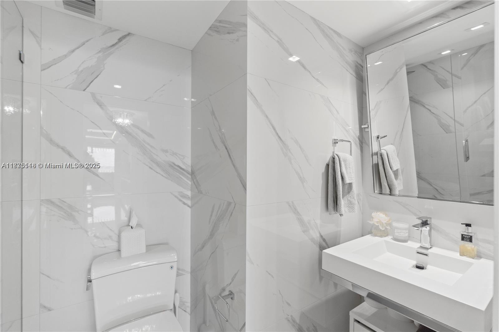 KENILWORTH CONDO - Residential