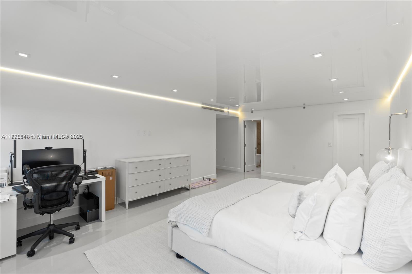 KENILWORTH CONDO - Residential