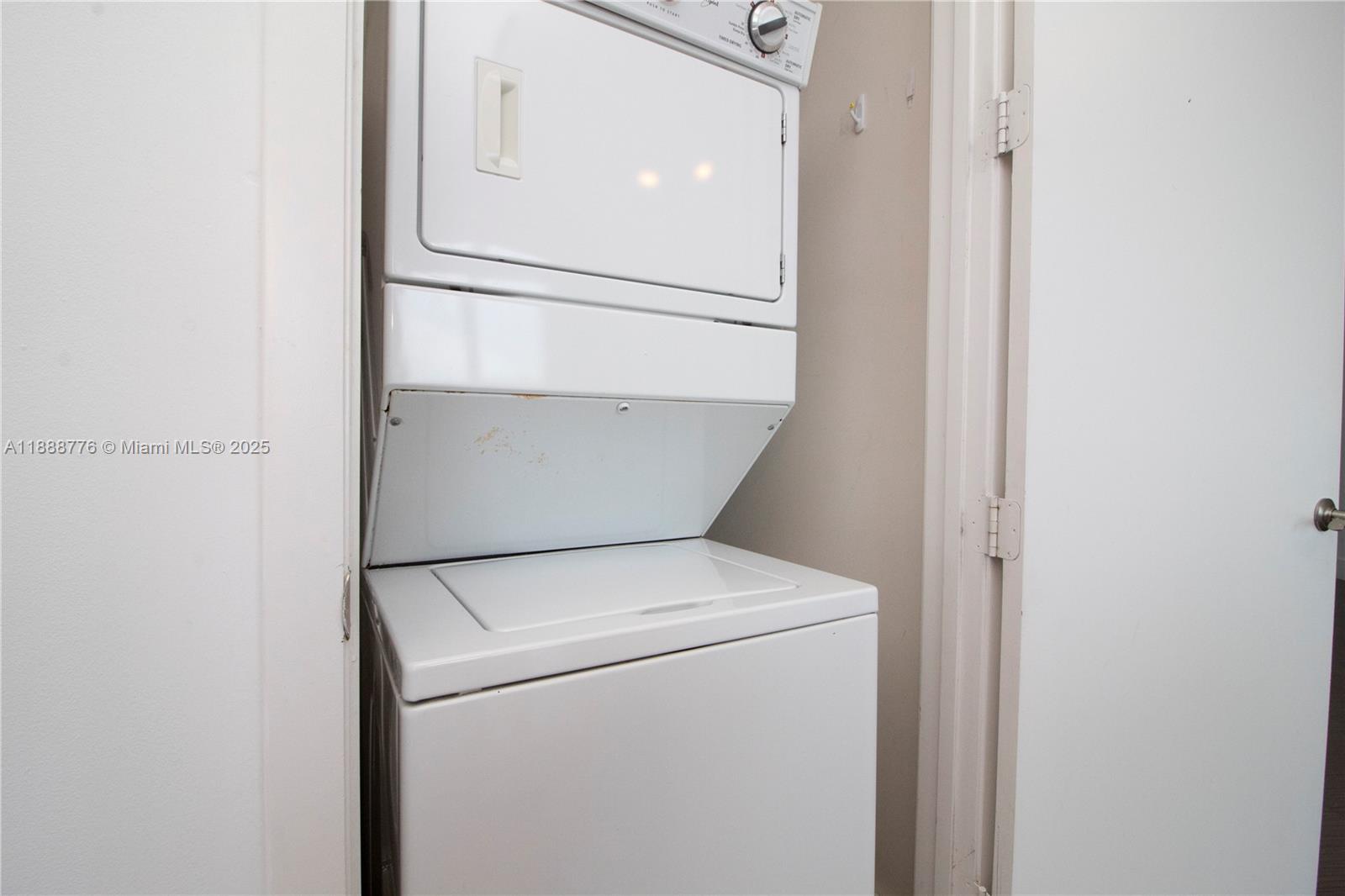 TDR TOWER II CONDO - Residential Lease