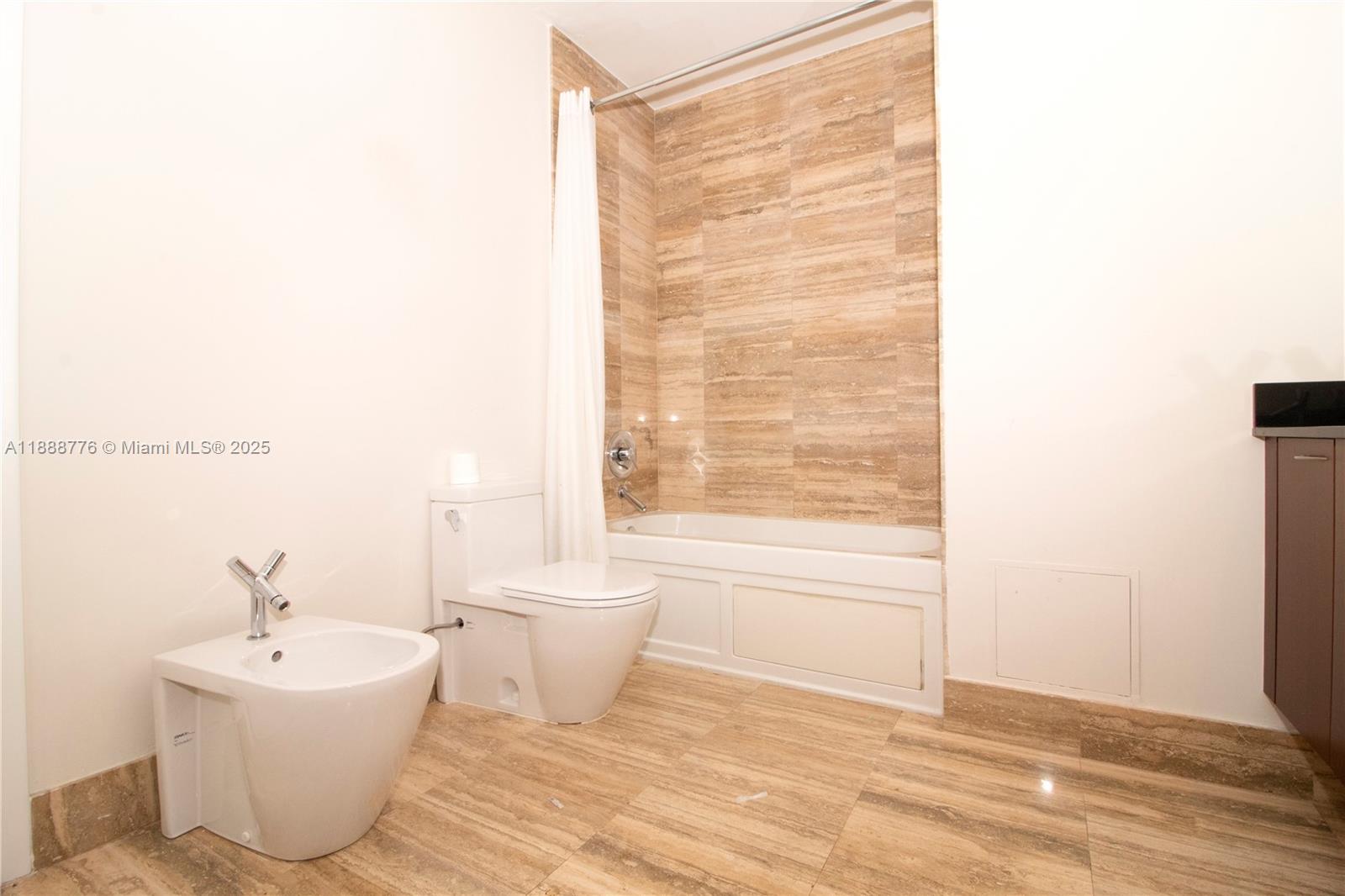 TDR TOWER II CONDO - Residential Lease
