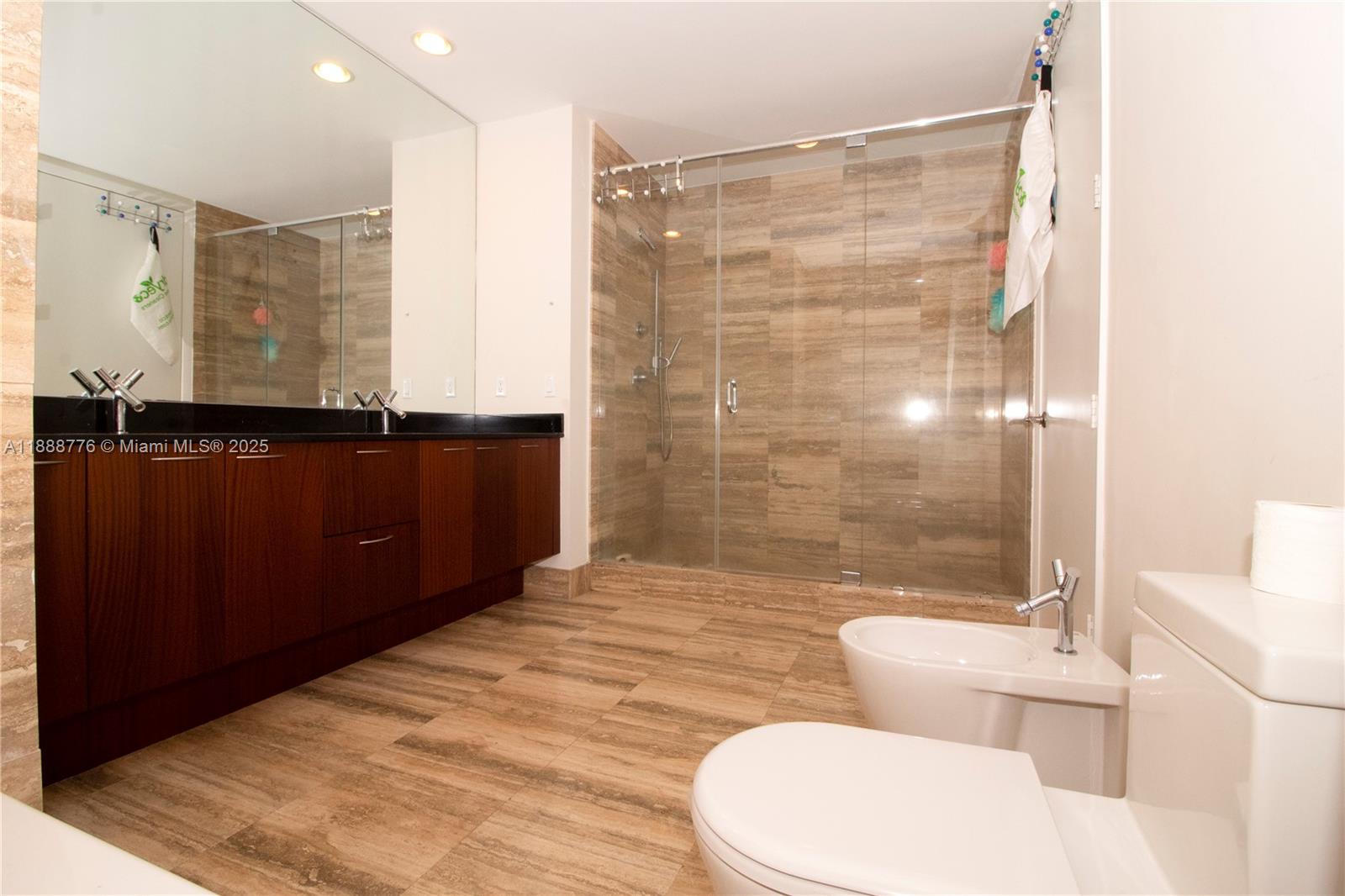 TDR TOWER II CONDO - Residential Lease