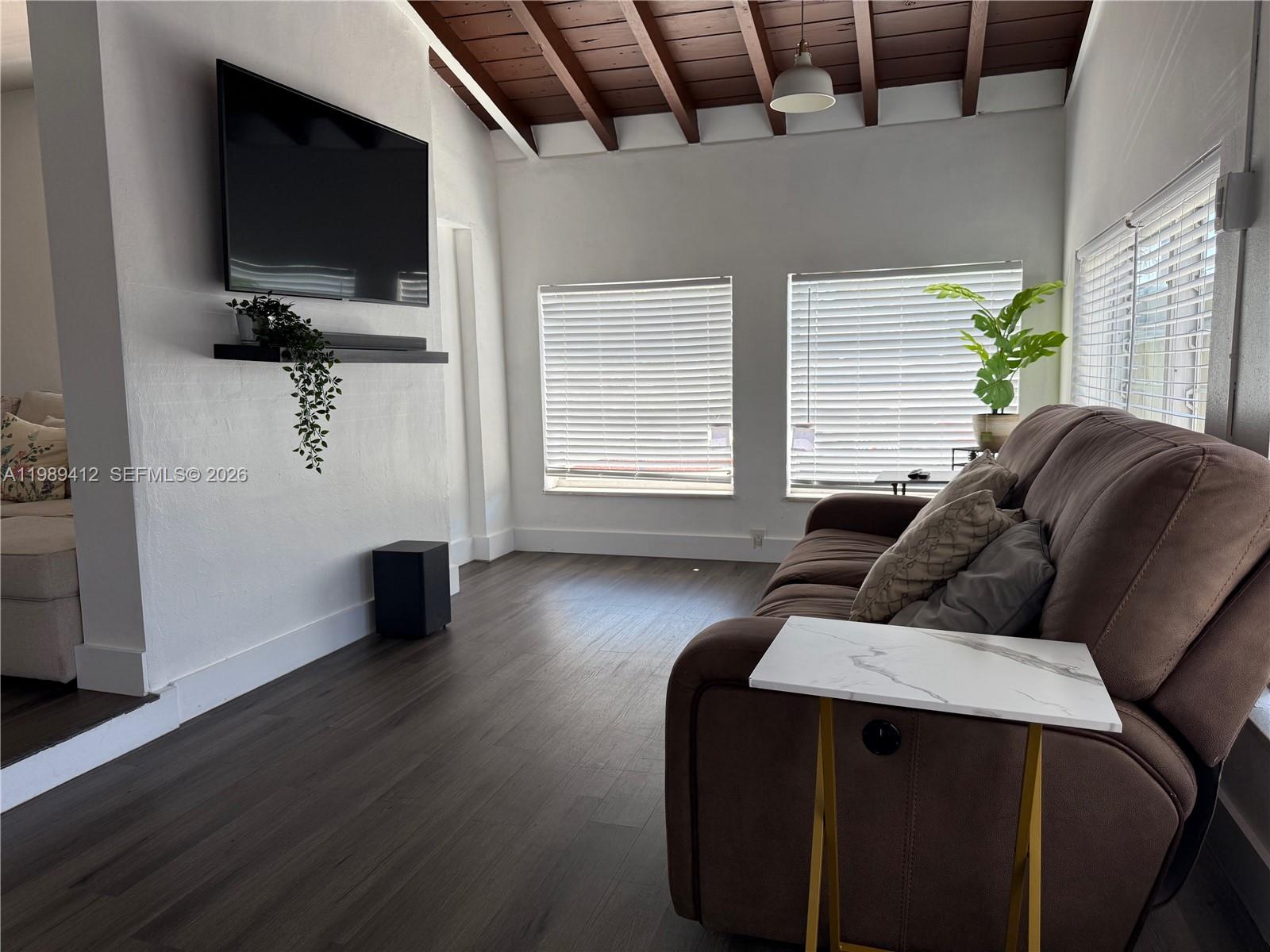 SUNSHINE MANOR - Residential