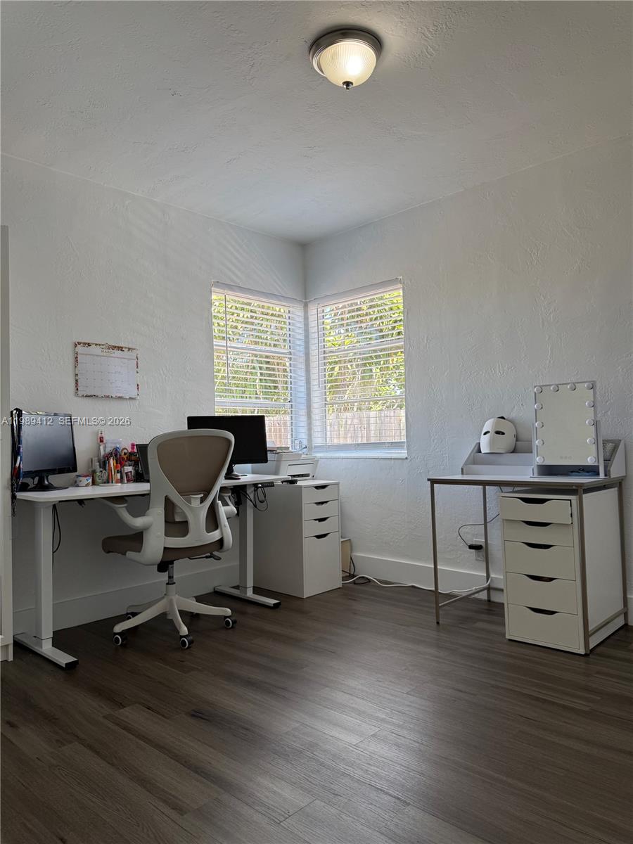 SUNSHINE MANOR - Residential