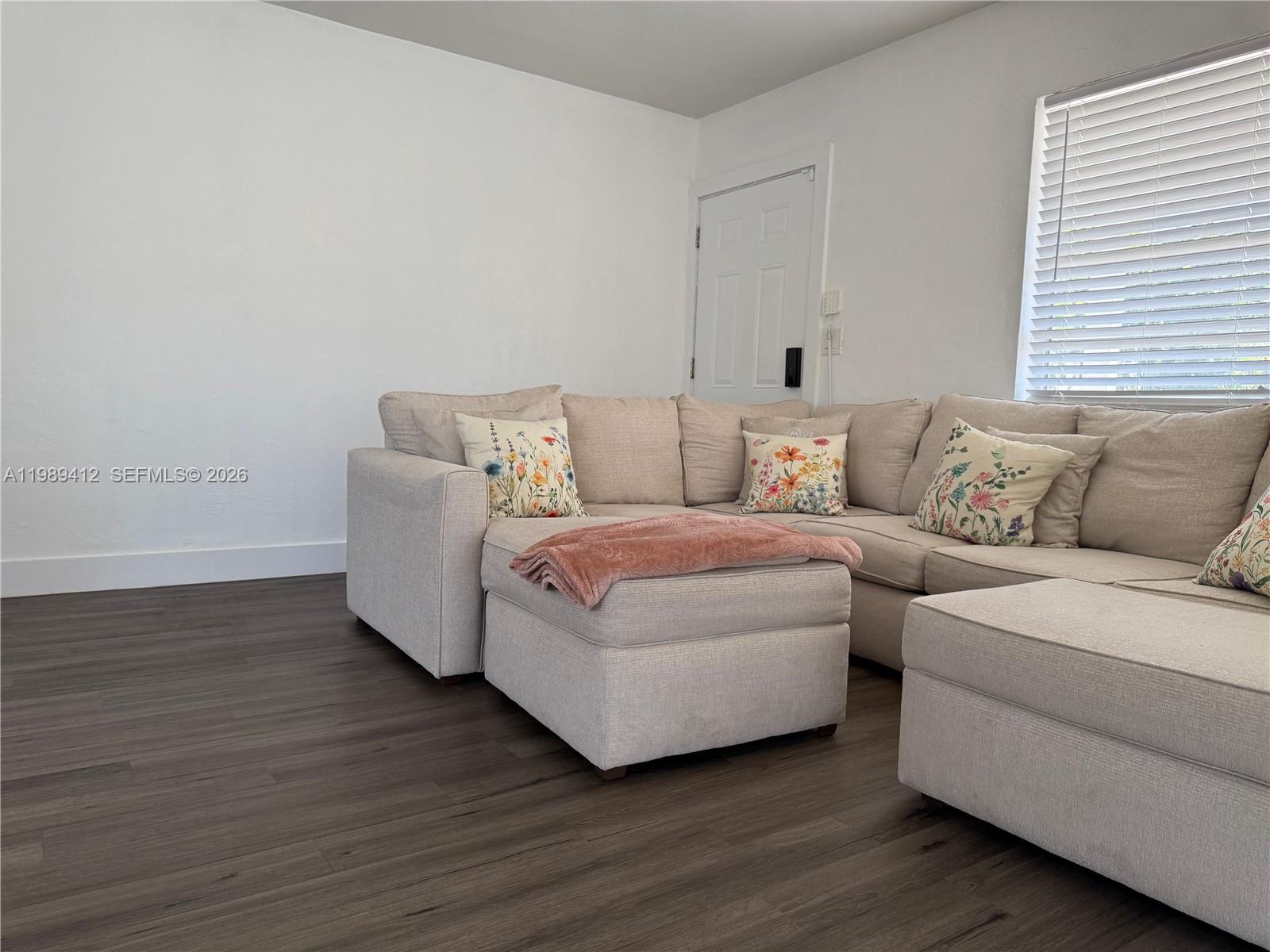 SUNSHINE MANOR - Residential