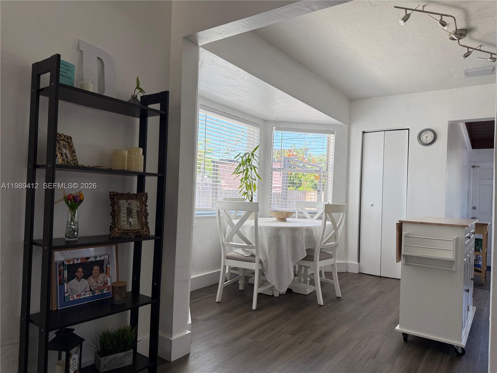 SUNSHINE MANOR - Residential