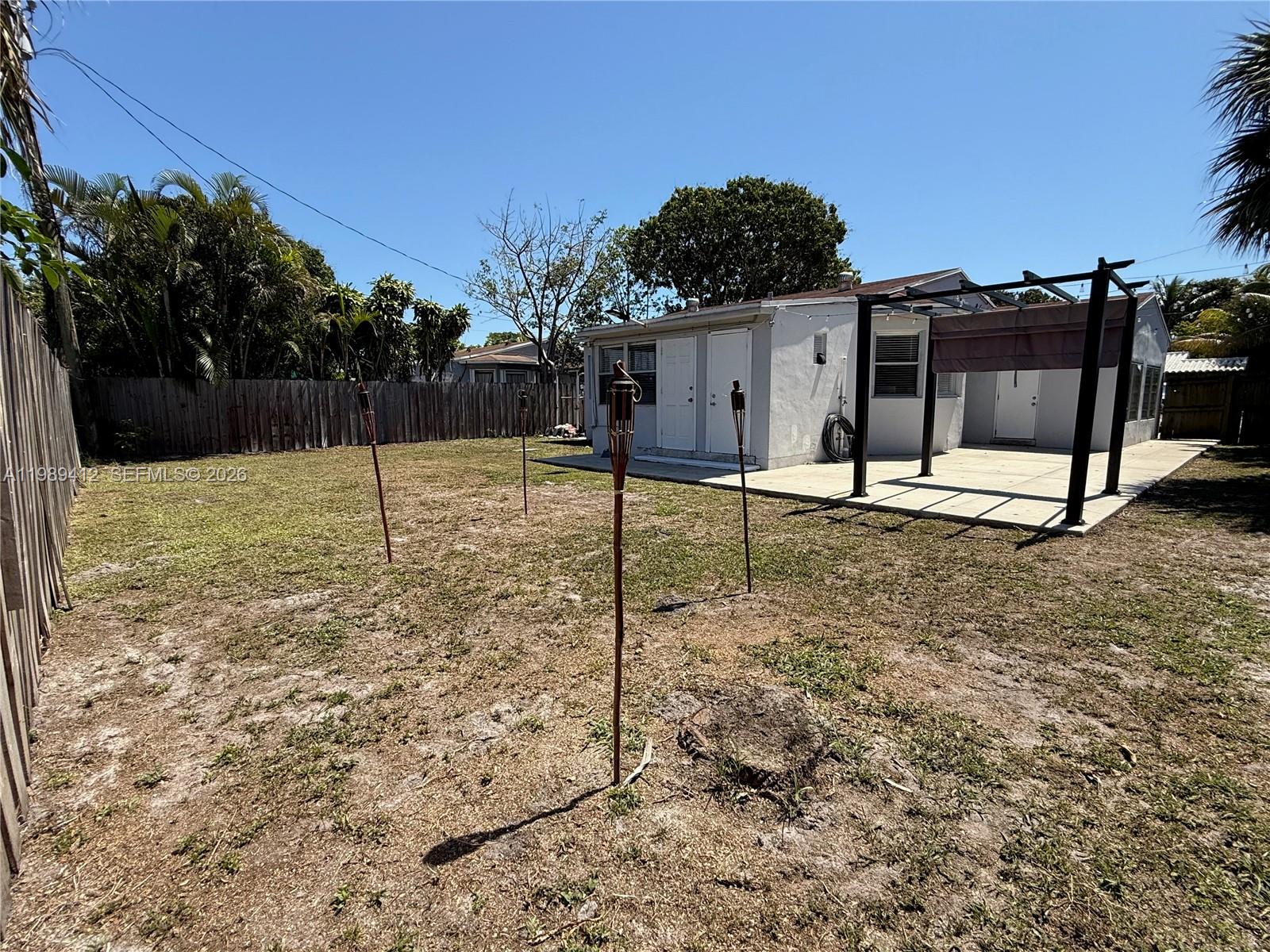 SUNSHINE MANOR - Residential