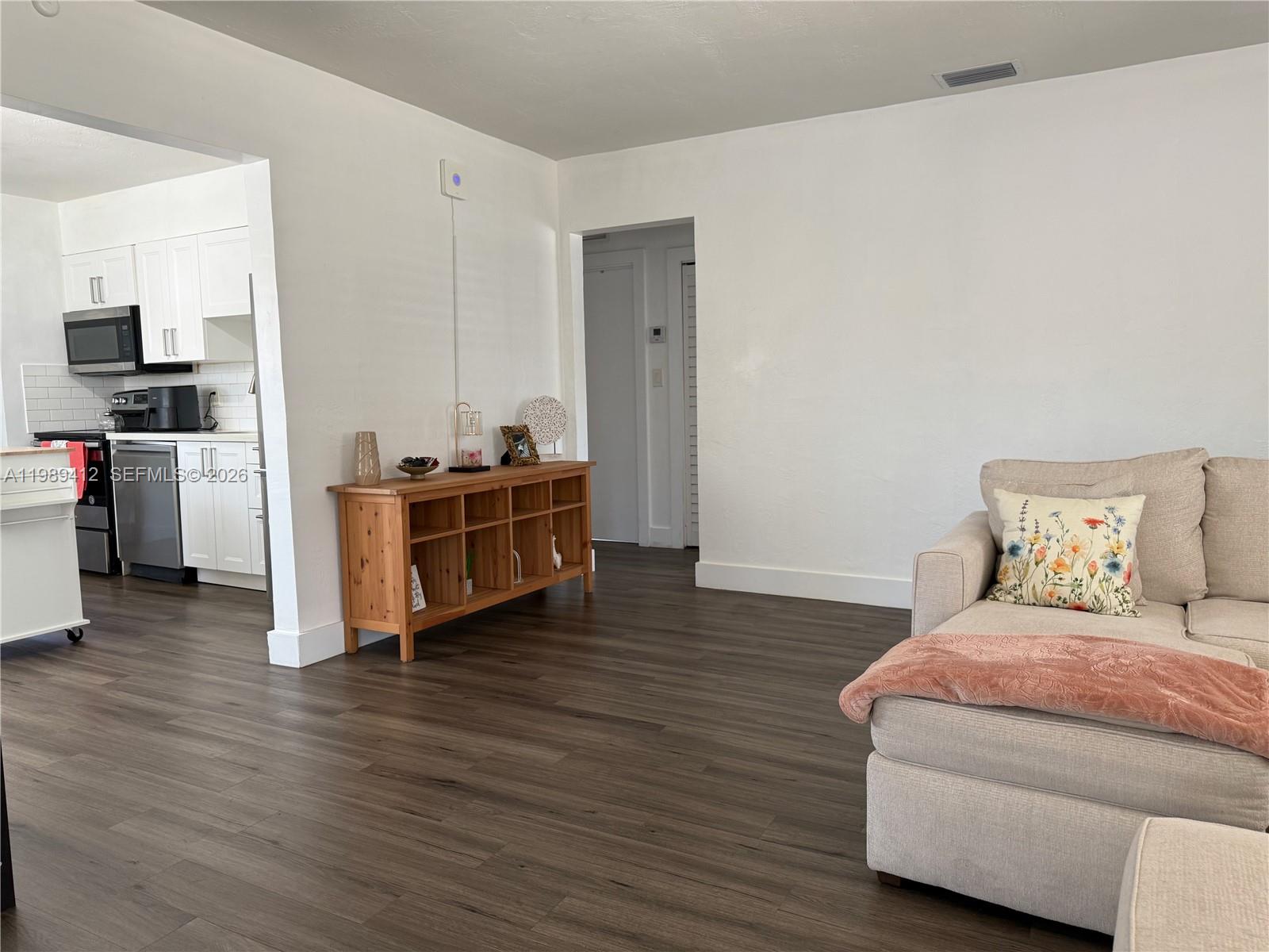 SUNSHINE MANOR - Residential