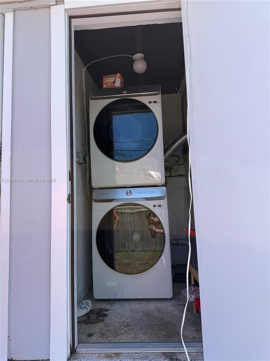 SUNSHINE MANOR - Residential