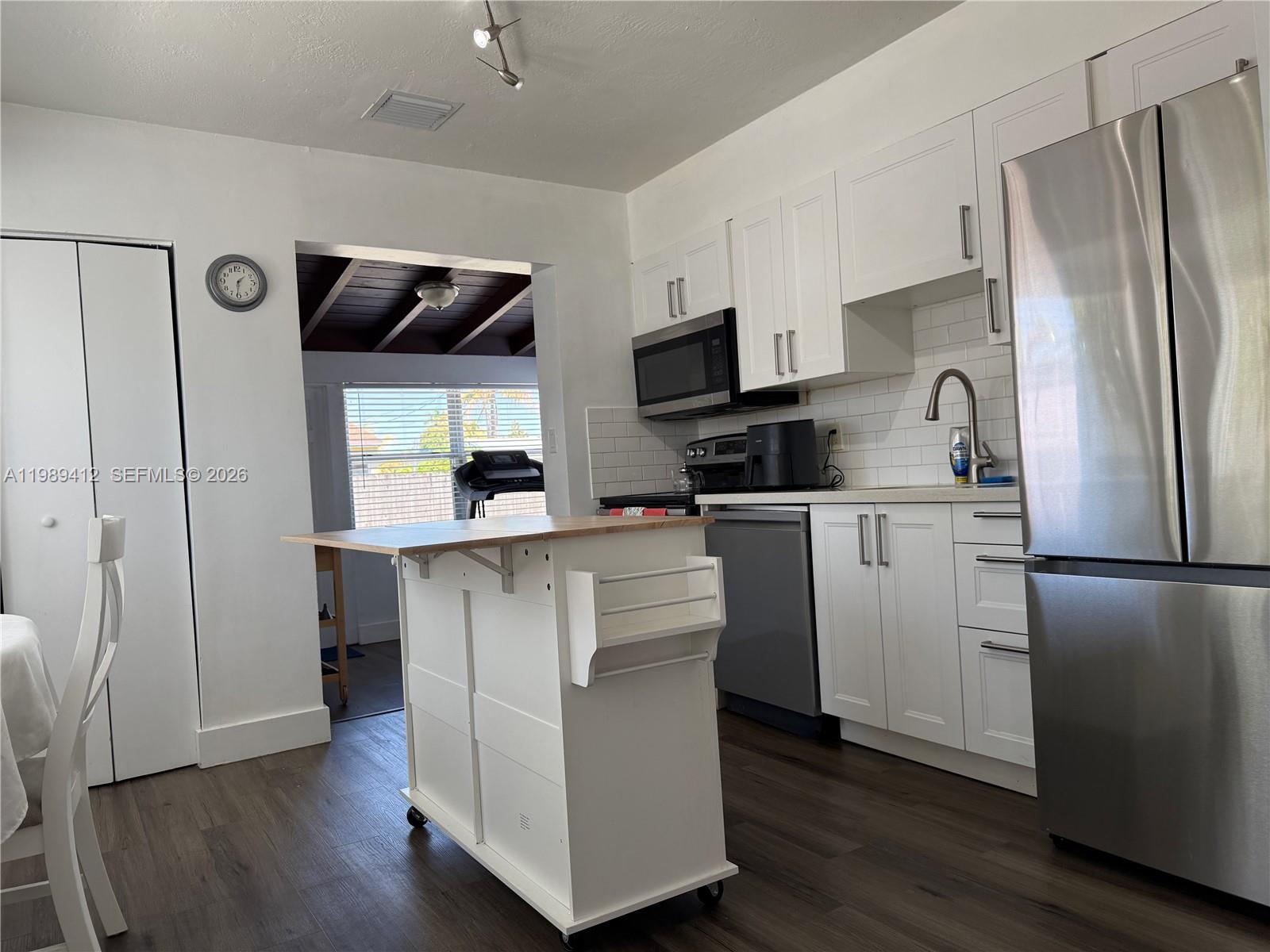 SUNSHINE MANOR - Residential