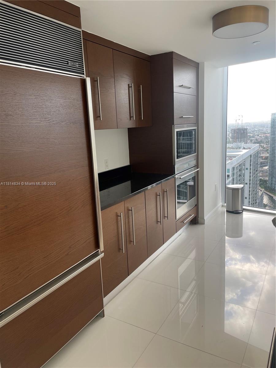 495 Brickell Ave 5010