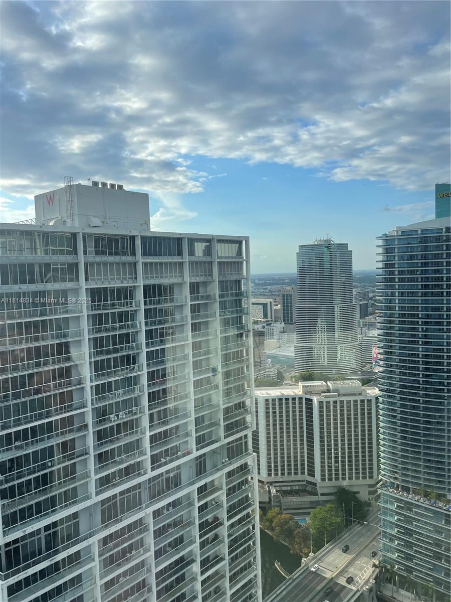 495 Brickell Ave 5010