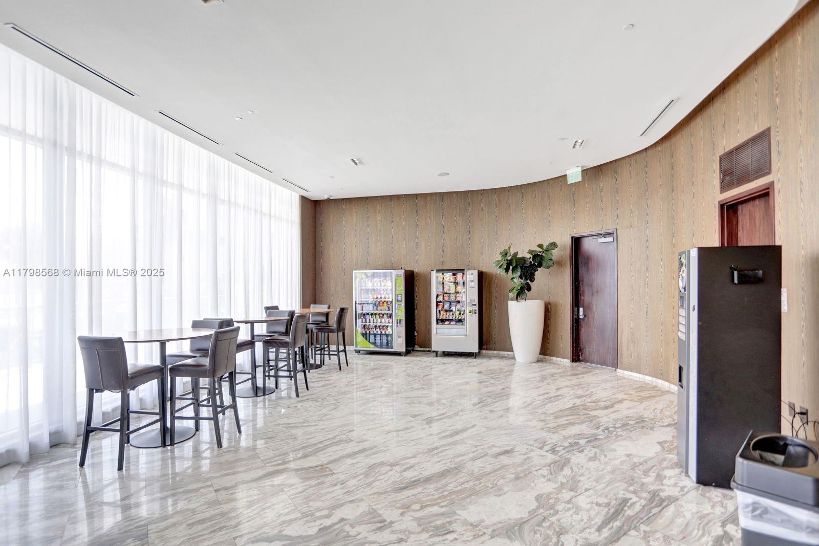 ECHO CONDO - Residential