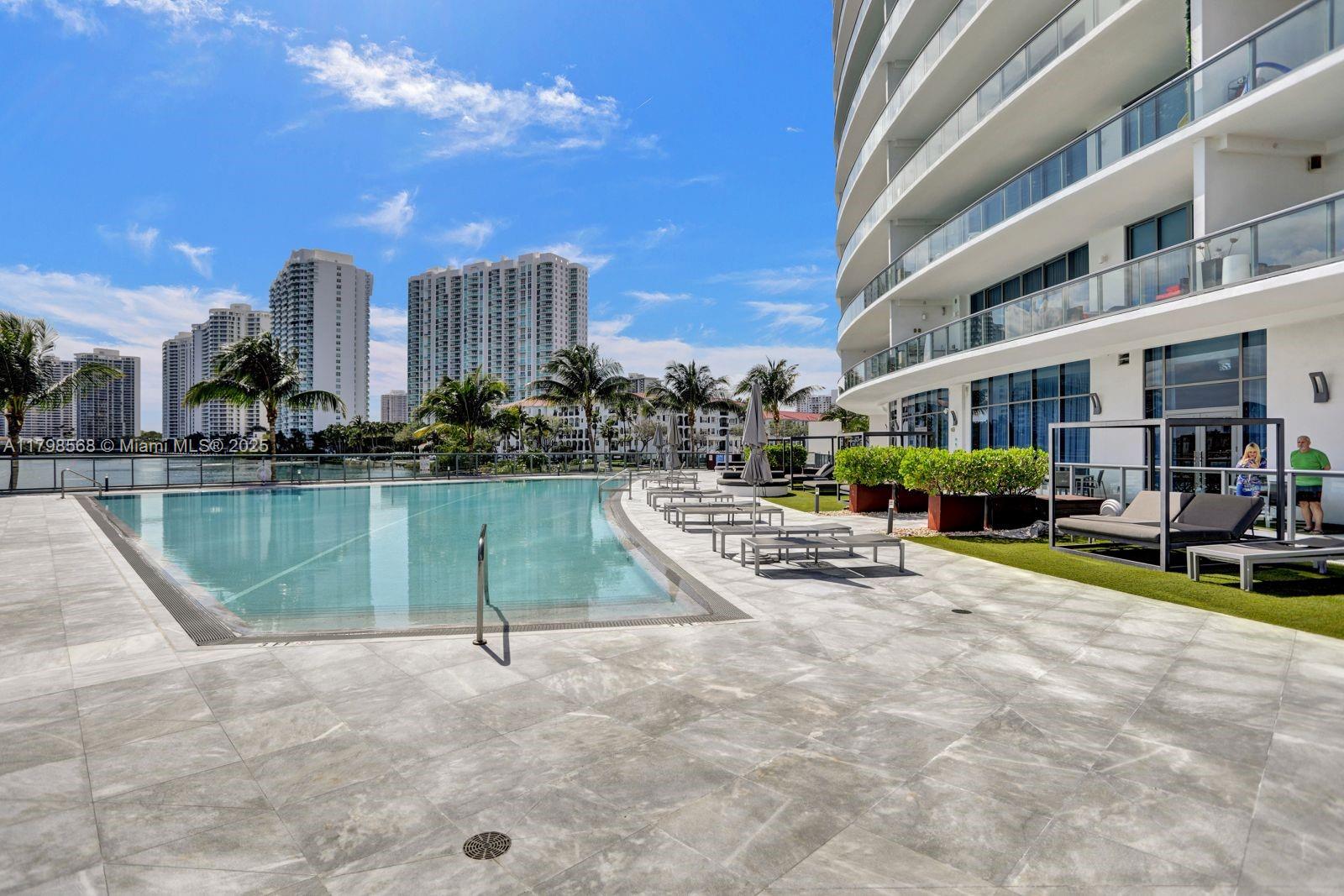 ECHO CONDO - Residential