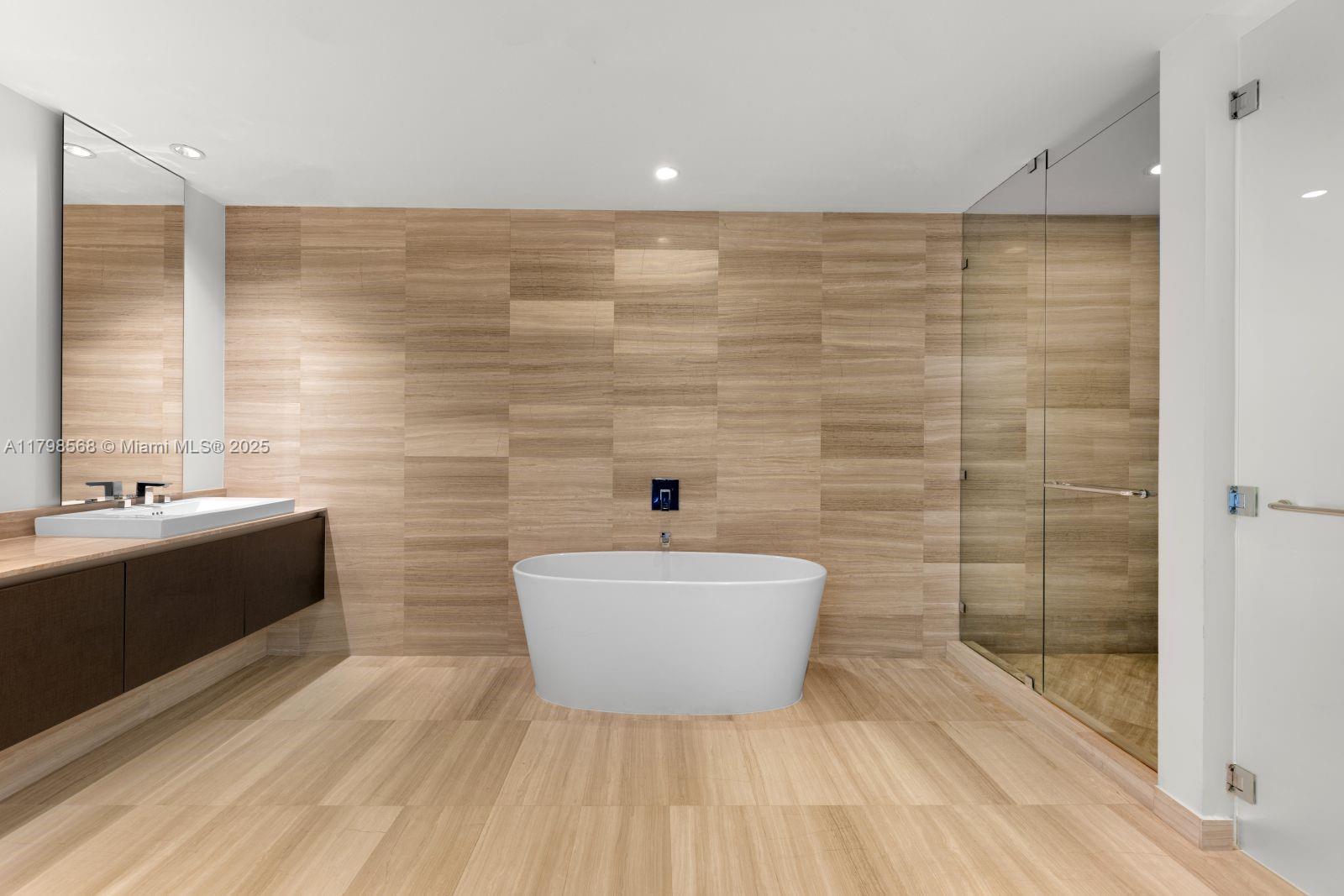 ECHO CONDO - Residential