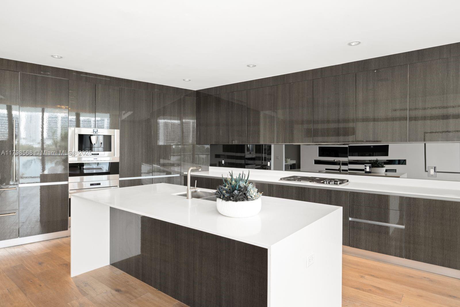 ECHO CONDO - Residential