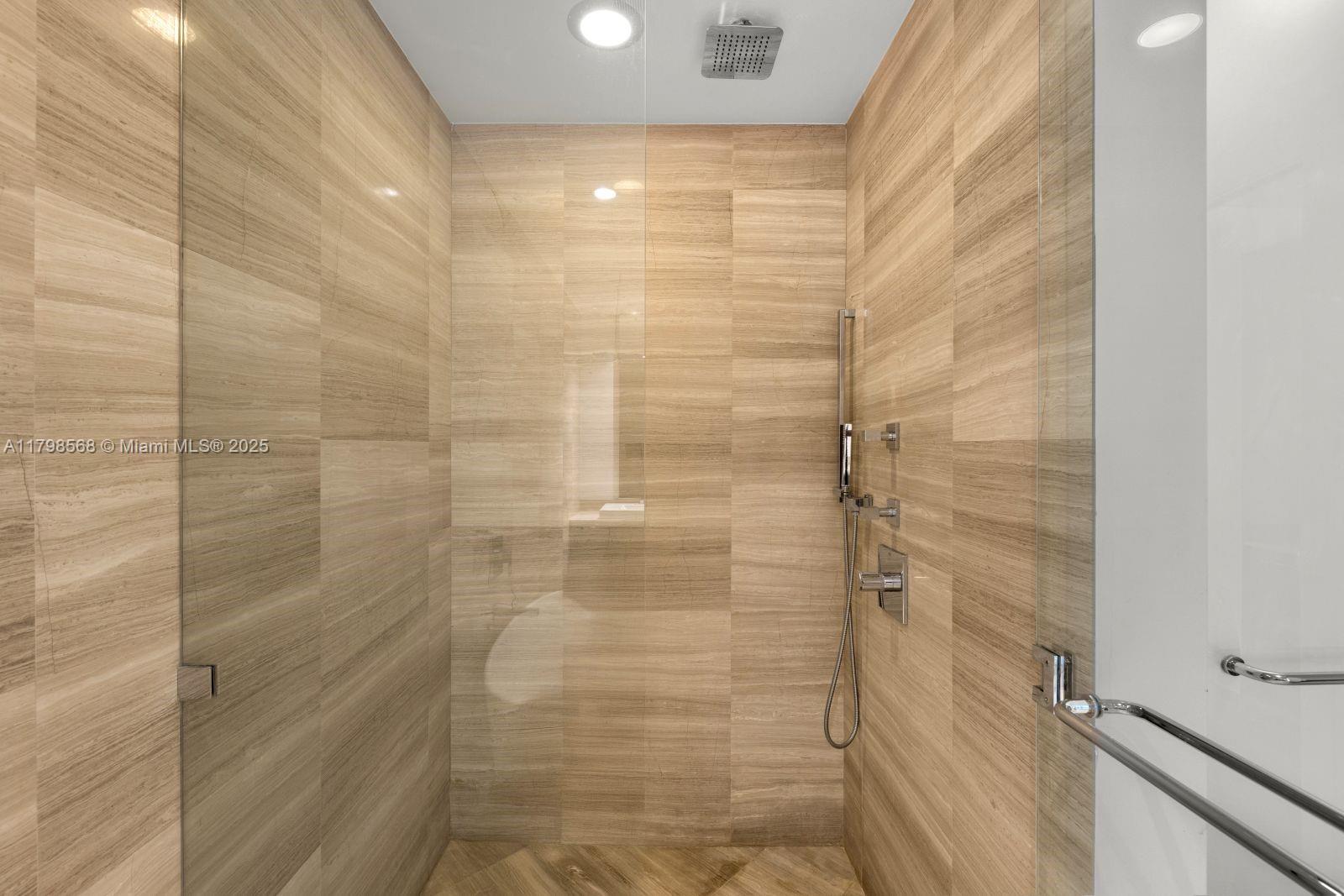 ECHO CONDO - Residential