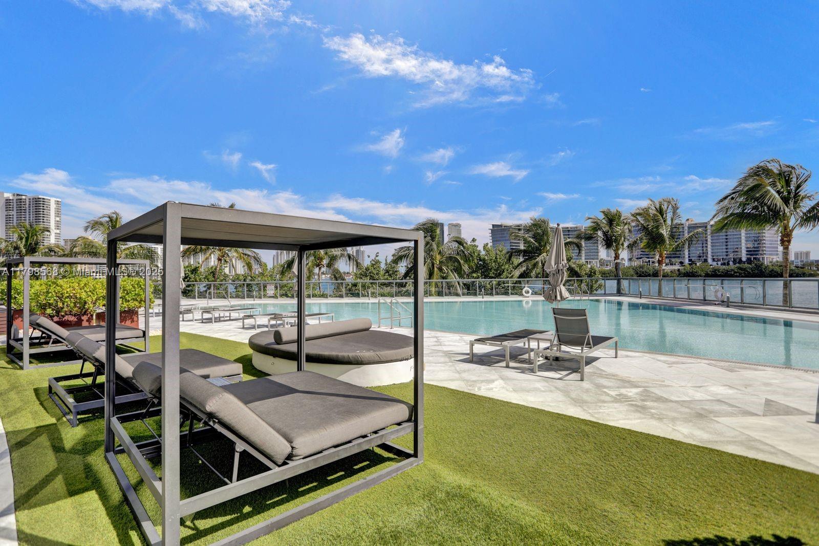 ECHO CONDO - Residential