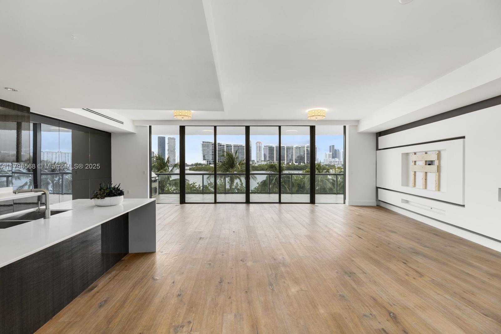 ECHO CONDO - Residential