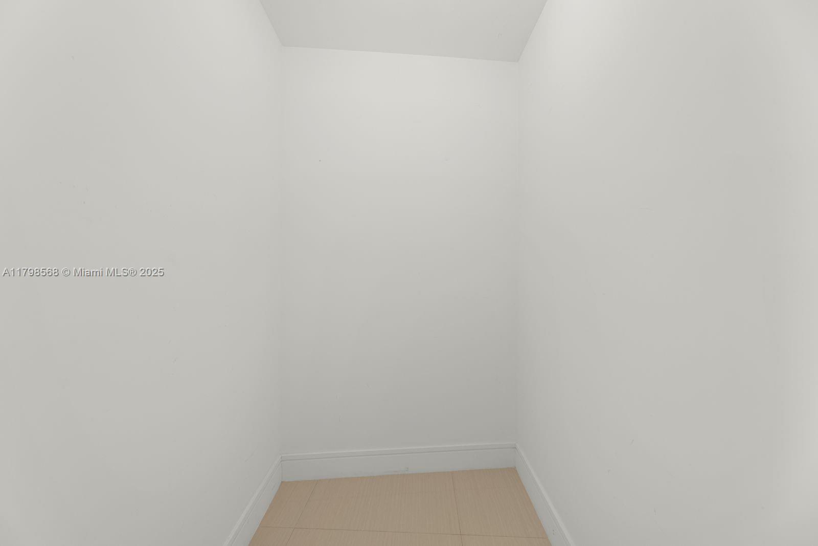 ECHO CONDO - Residential