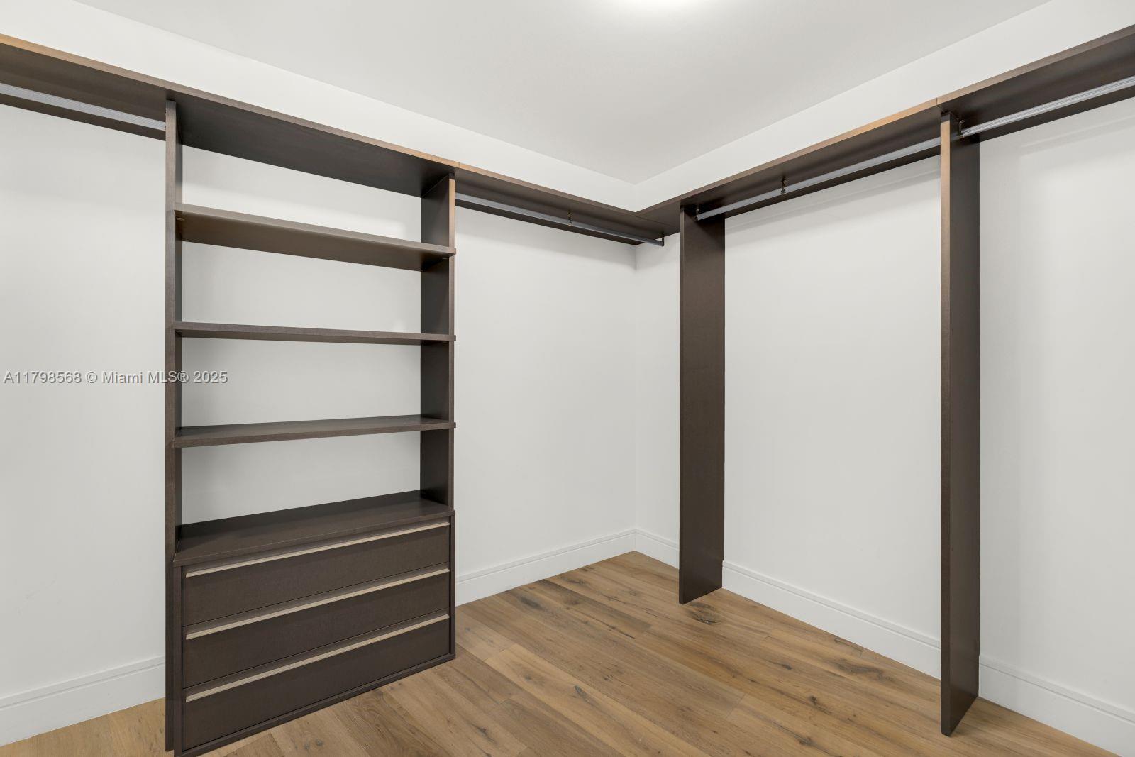 ECHO CONDO - Residential