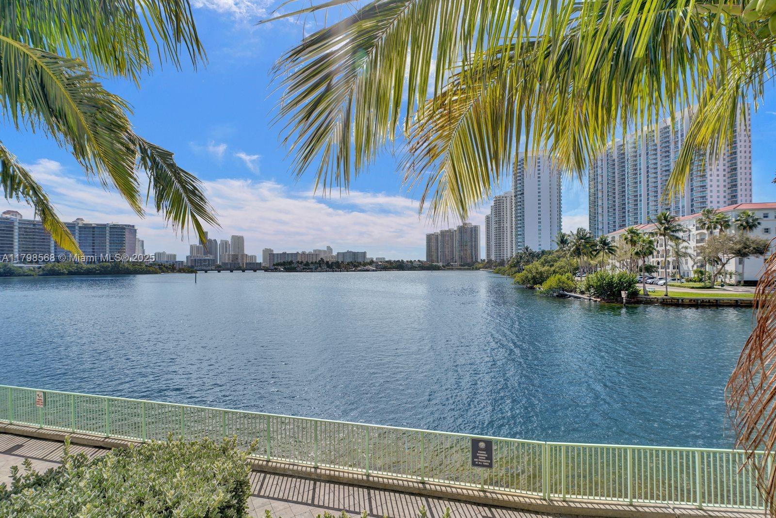 ECHO CONDO - Residential