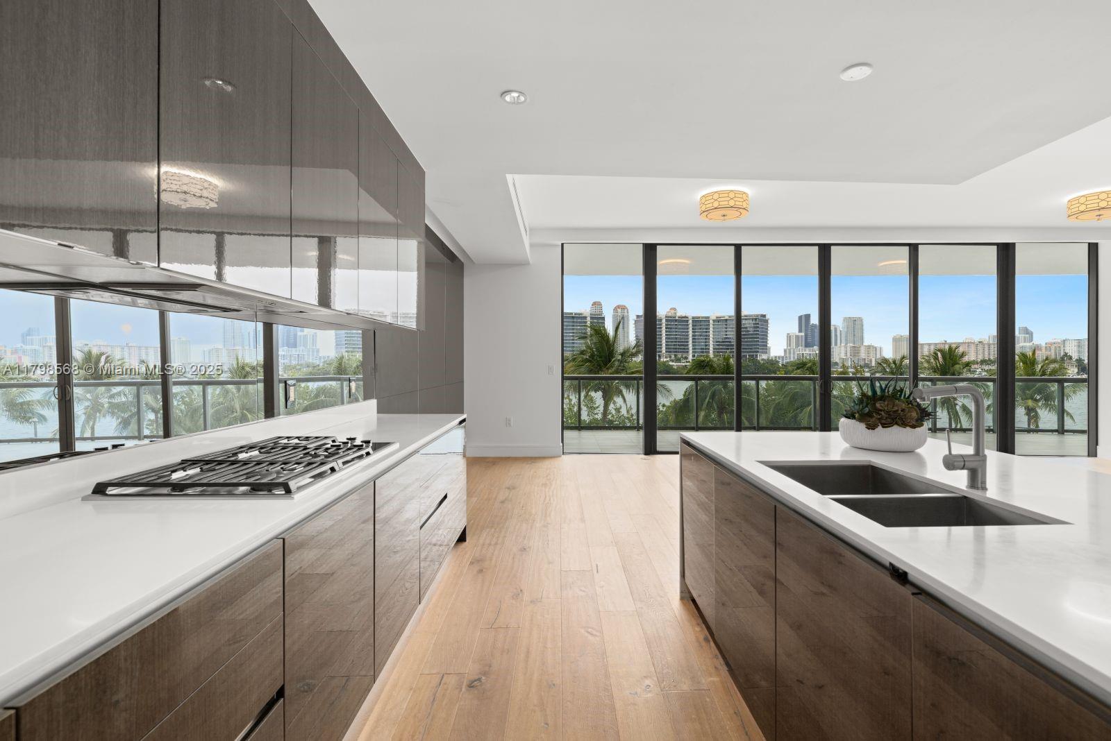 ECHO CONDO - Residential