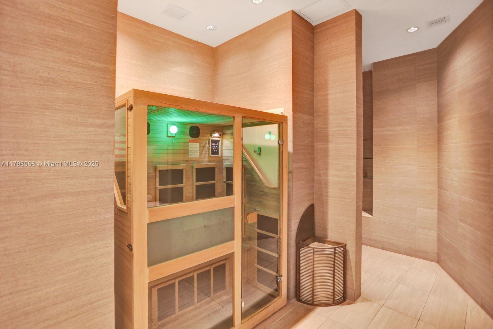 ECHO CONDO - Residential