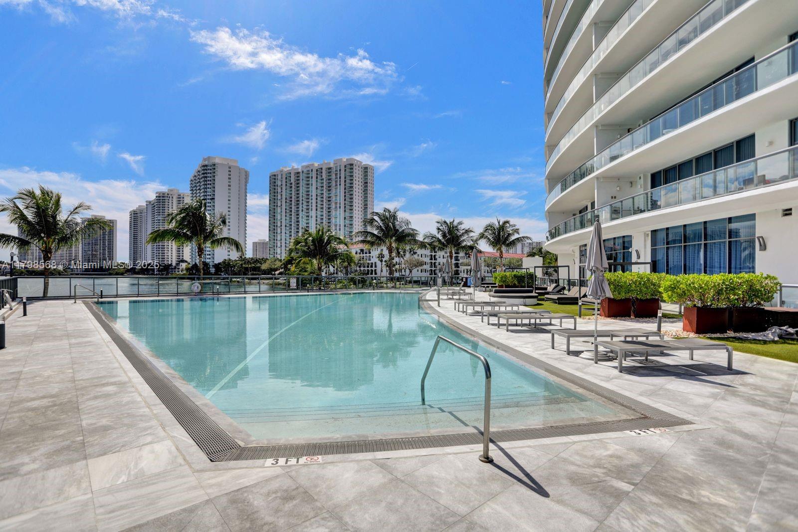 ECHO CONDO - Residential