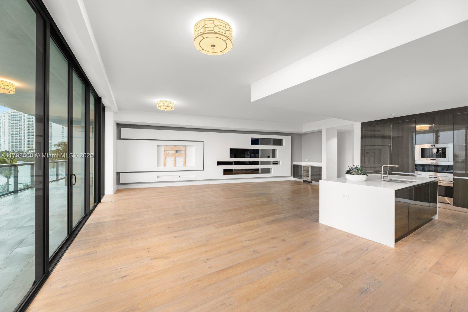 ECHO CONDO - Residential