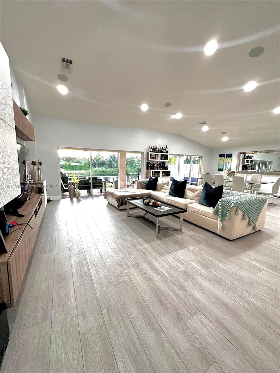 WINDSOR PALMS - Residential Lease