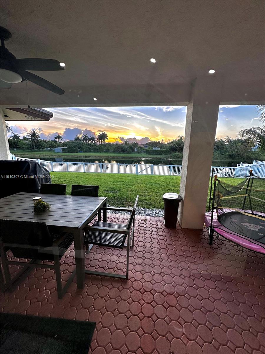 WINDSOR PALMS - Residential Lease