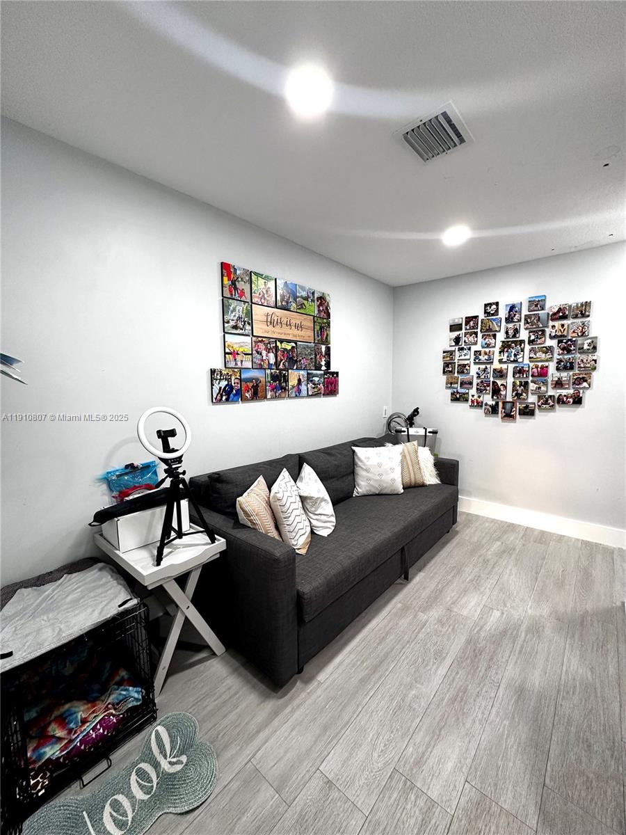 WINDSOR PALMS - Residential Lease