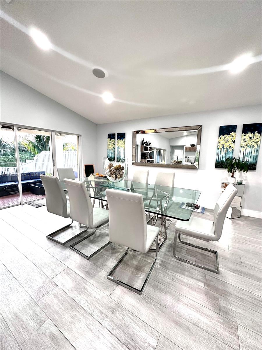 WINDSOR PALMS - Residential Lease