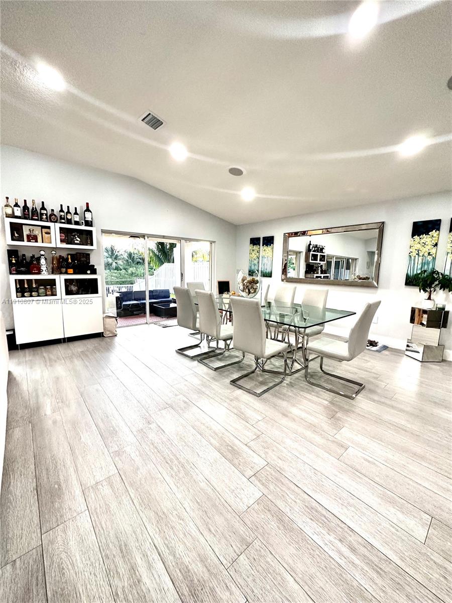 WINDSOR PALMS - Residential Lease