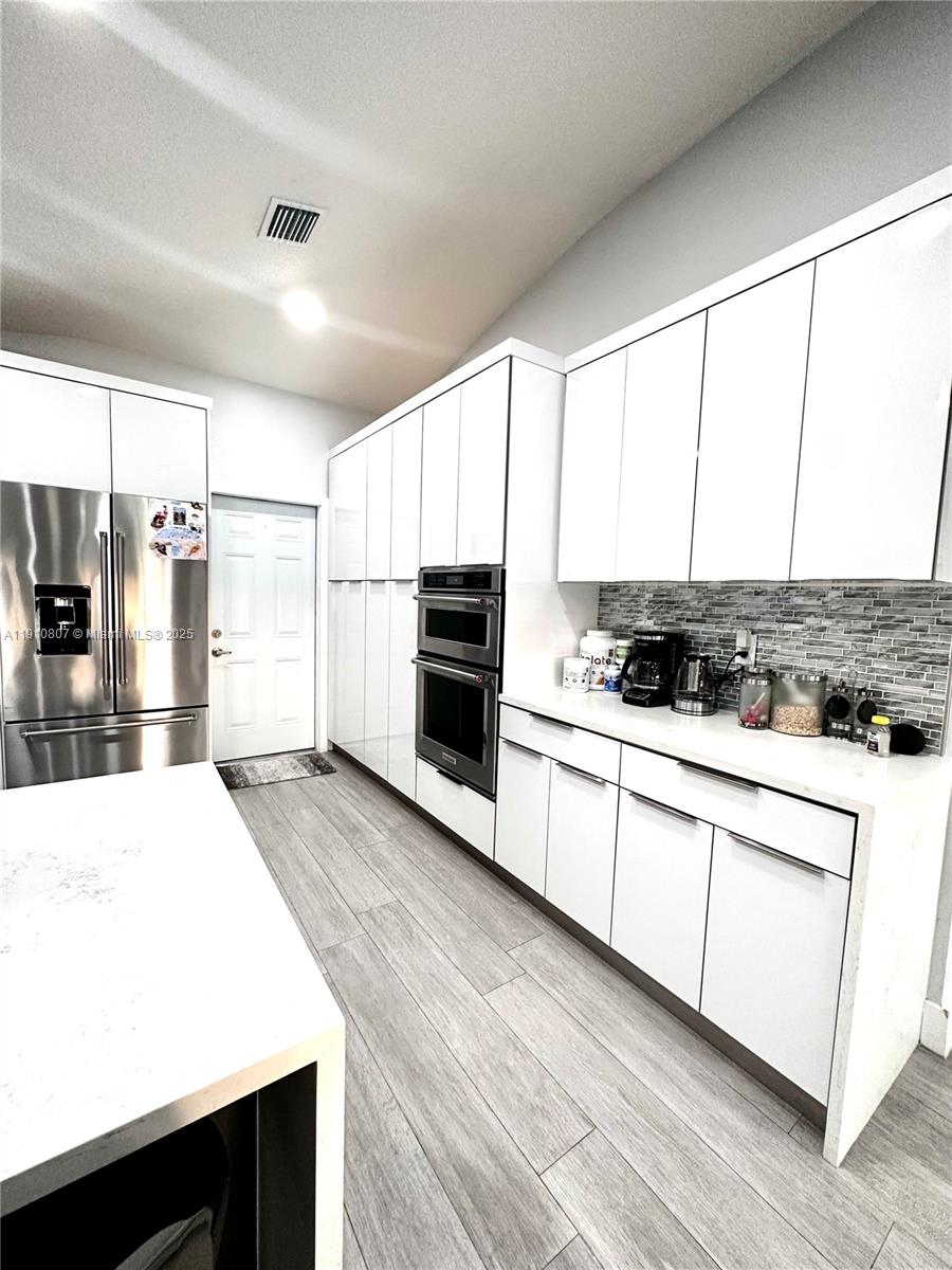 WINDSOR PALMS - Residential Lease