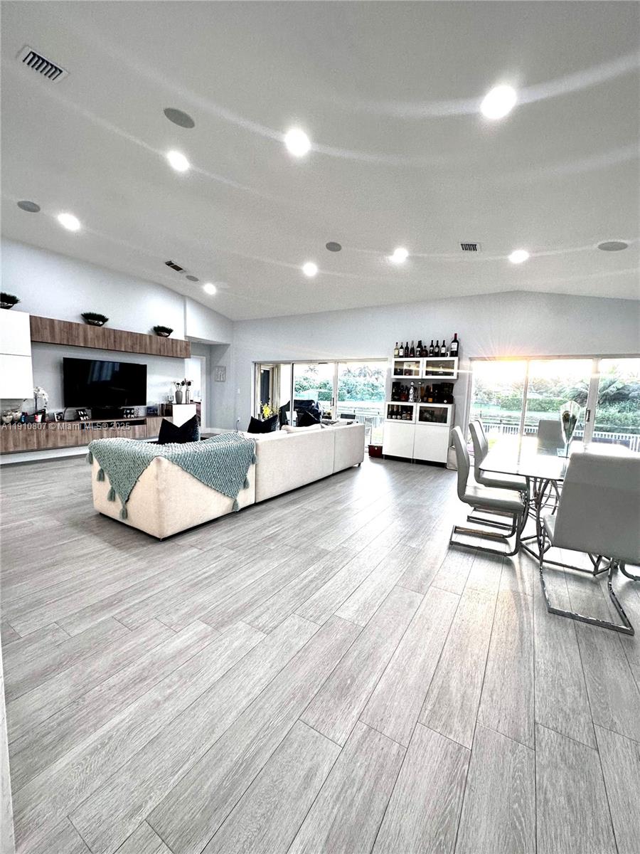 WINDSOR PALMS - Residential Lease