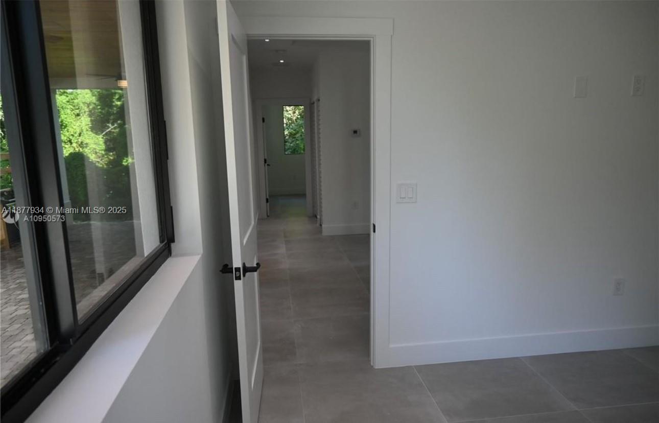 KEY LARGO BEACH - Residential Lease