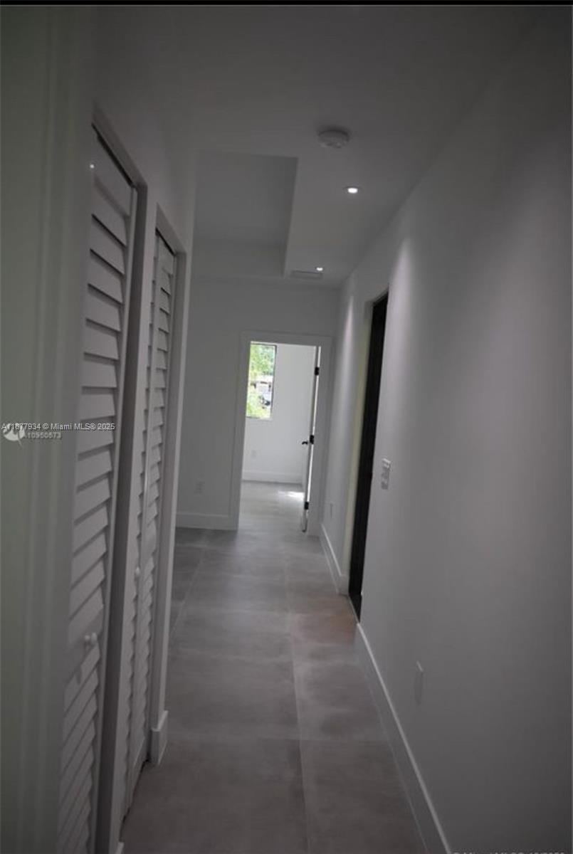 KEY LARGO BEACH - Residential Lease