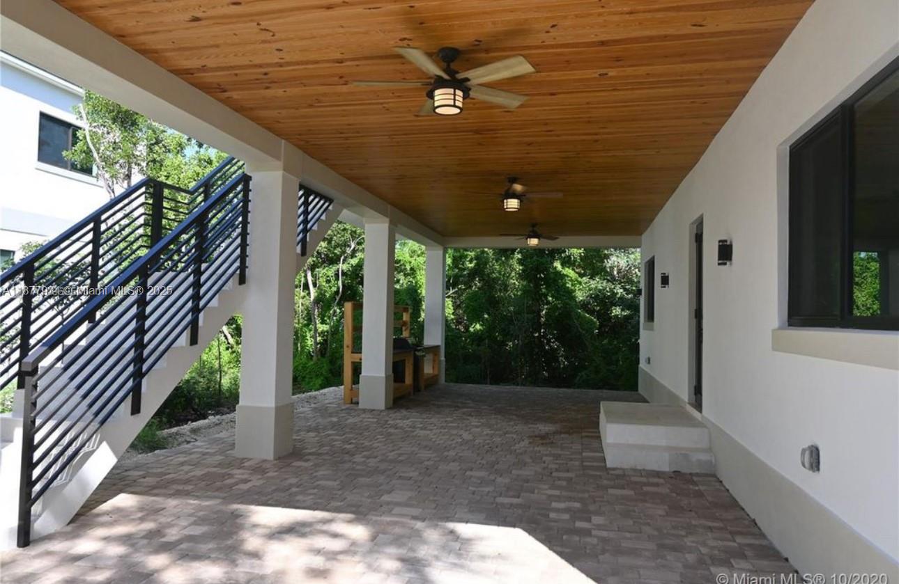 Available NOW, Private 2/1 Apartment LIKE NEW Built in 2020 Great neighborhood!
Close enough to restaurants & shopping yet tucked away!
Beautiful Finishes and Ample Layout
Tile Floors throughout
Washer & Dryer included
Electric & Water Included in rent
Don't Miss it!