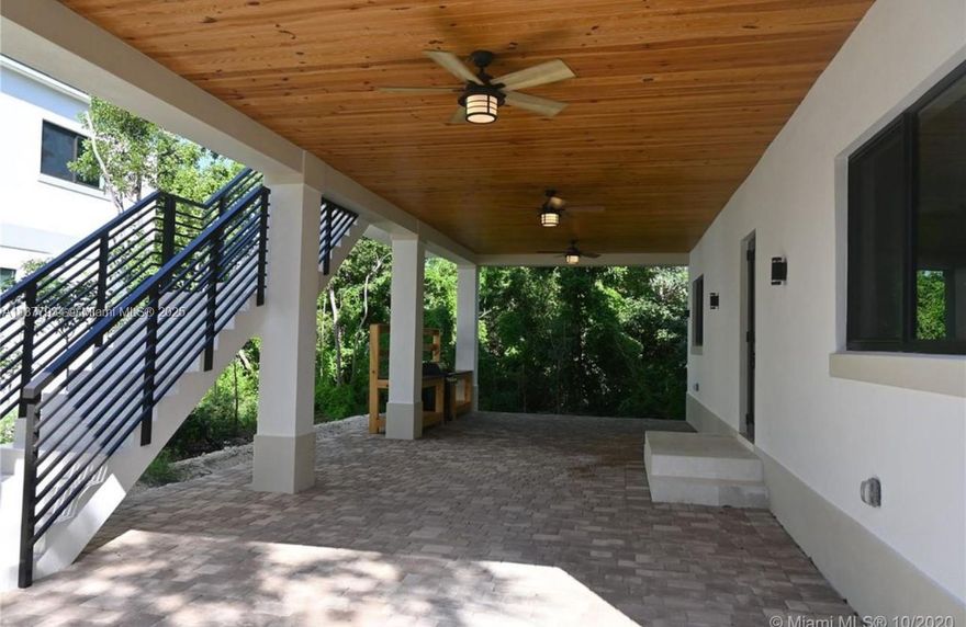Available NOW, Private 2/1 Apartment LIKE NEW Built in 2020 Great neighborhood!
Close enough to restaurants & shopping yet tucked away!
Beautiful Finishes and Ample Layout 
Tile Floors throughout
Washer & Dryer included 
Electric & Water Included in rent
Don't Miss it!